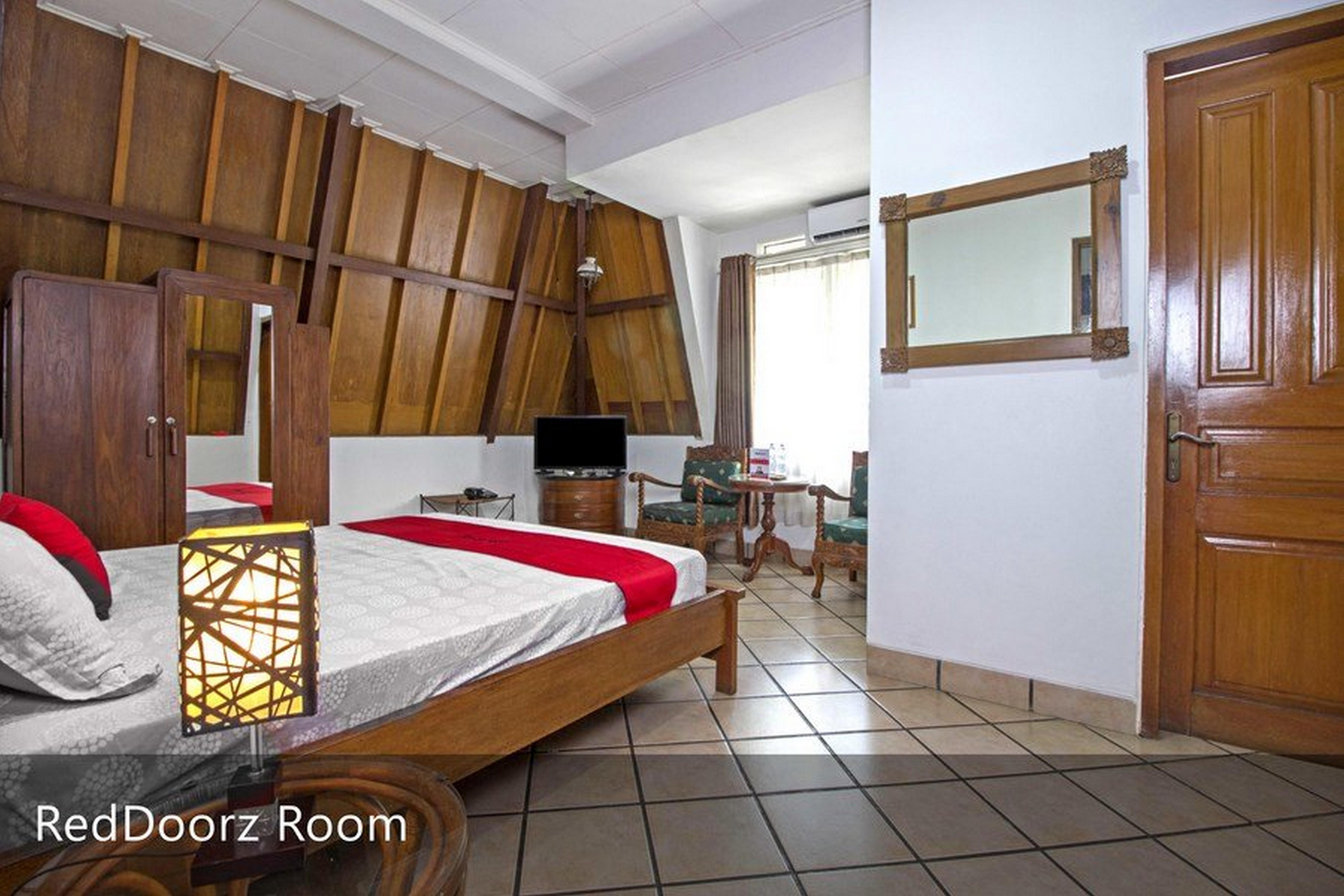 Reddoorz Plus Near Parahyangan University Bandung Zewnętrze zdjęcie