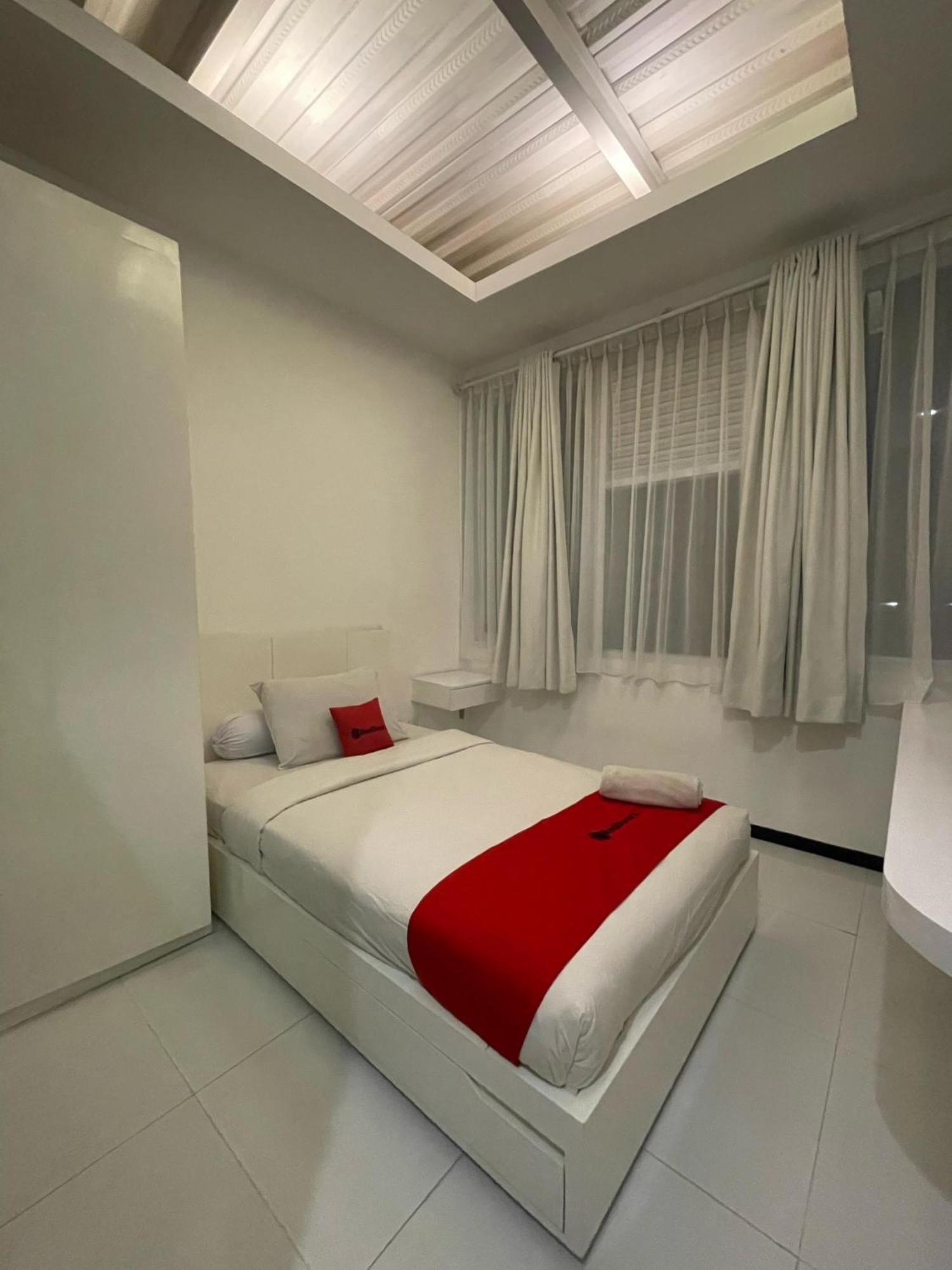 Reddoorz Plus Near Parahyangan University Bandung Zewnętrze zdjęcie