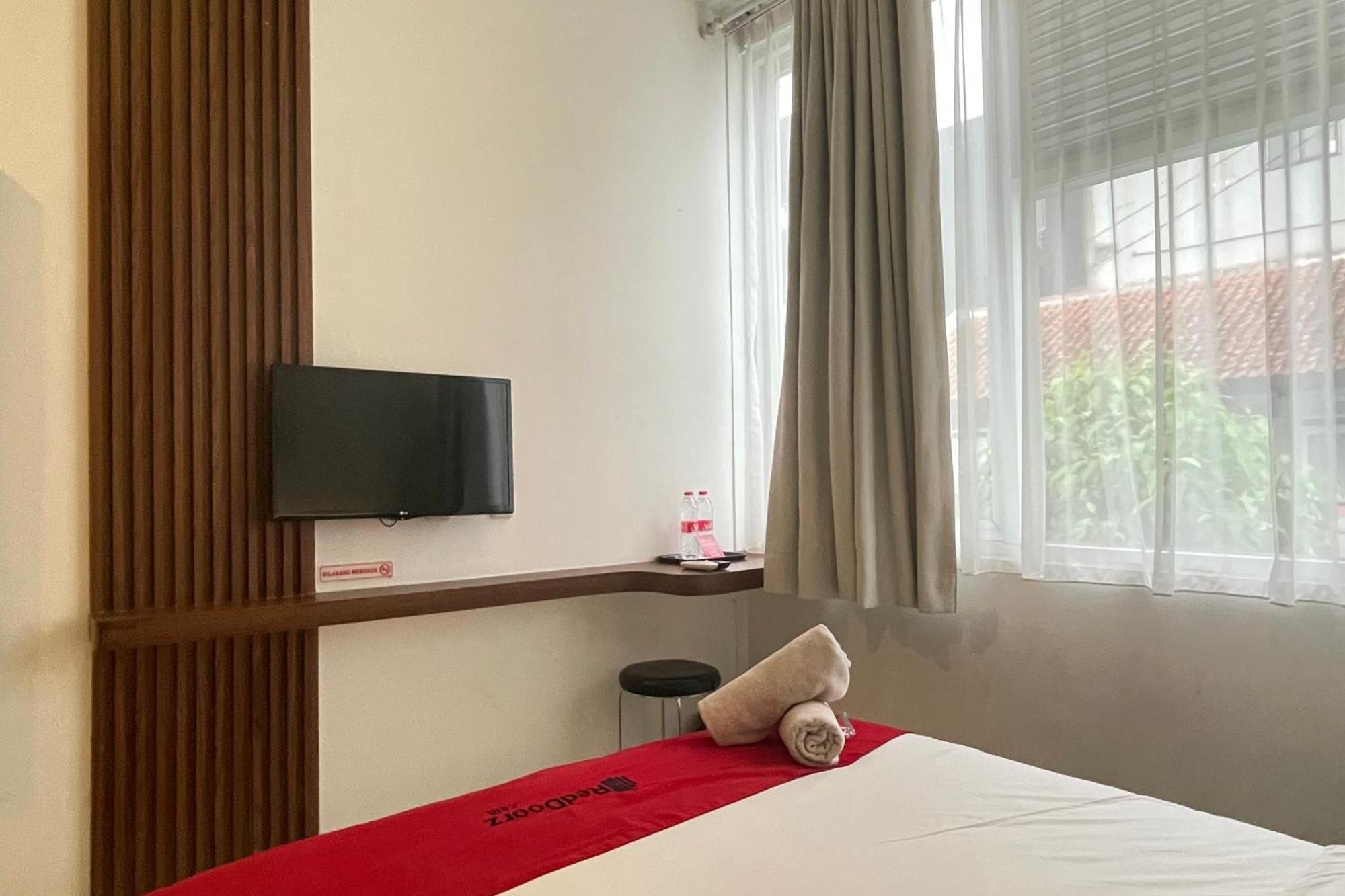 Reddoorz Plus Near Parahyangan University Bandung Zewnętrze zdjęcie
