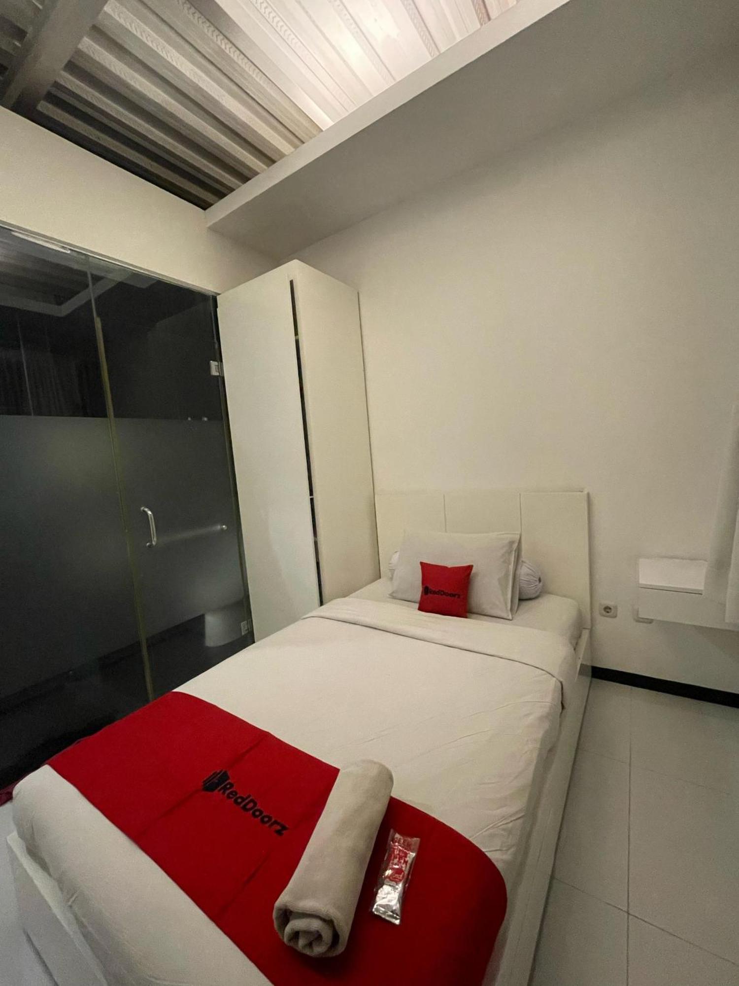 Reddoorz Plus Near Parahyangan University Bandung Zewnętrze zdjęcie