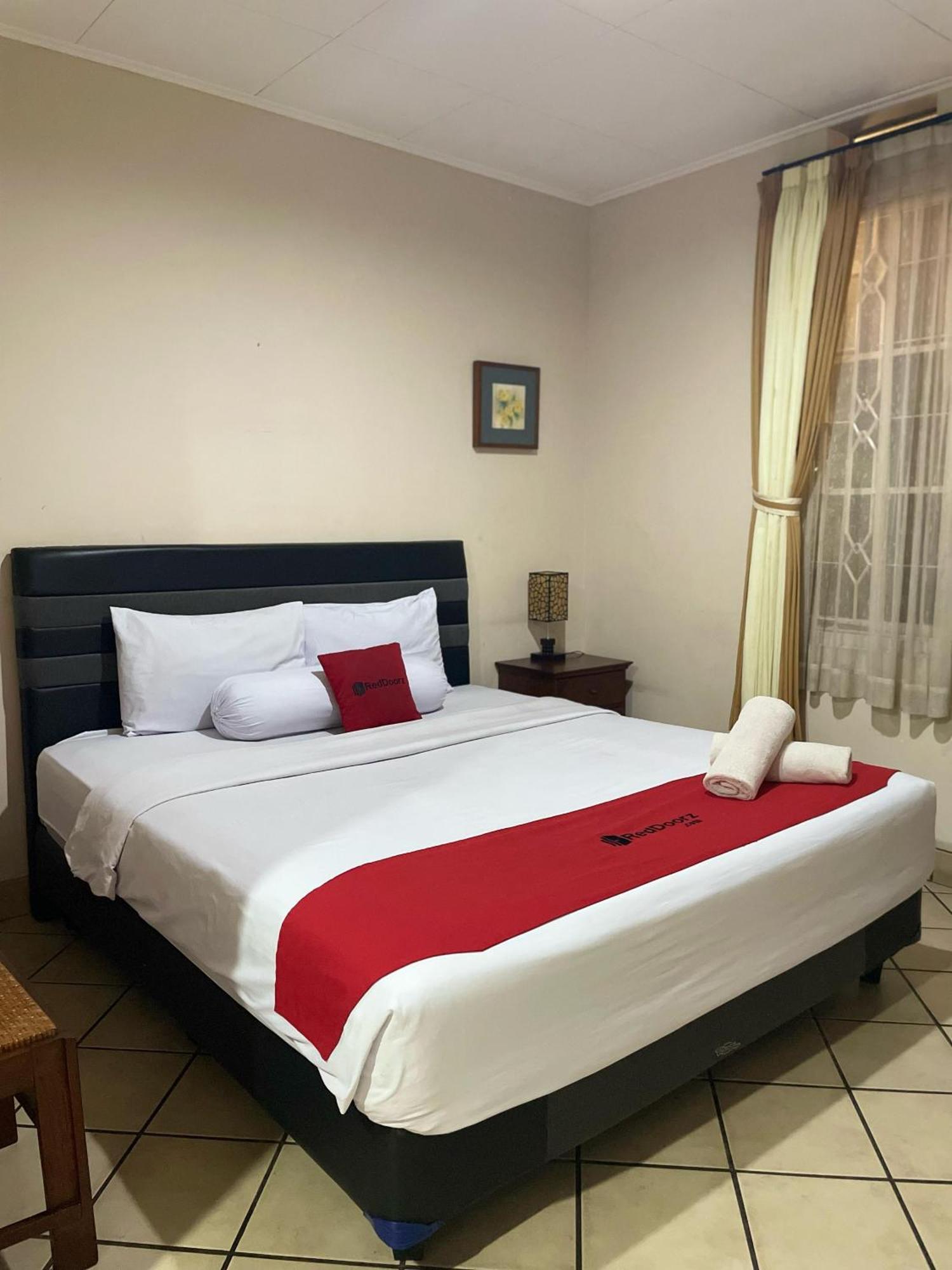 Reddoorz Plus Near Parahyangan University Bandung Zewnętrze zdjęcie