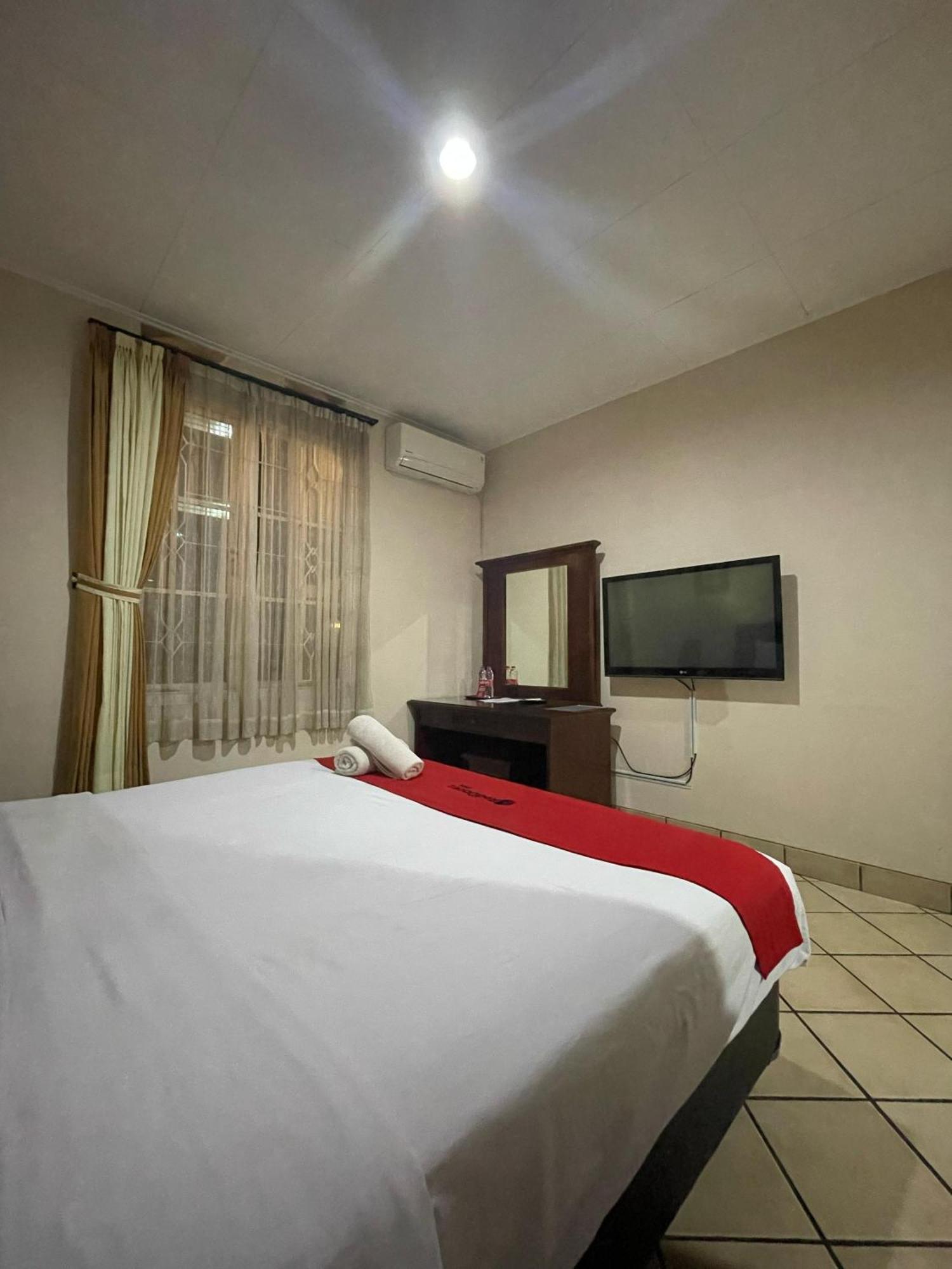 Reddoorz Plus Near Parahyangan University Bandung Zewnętrze zdjęcie