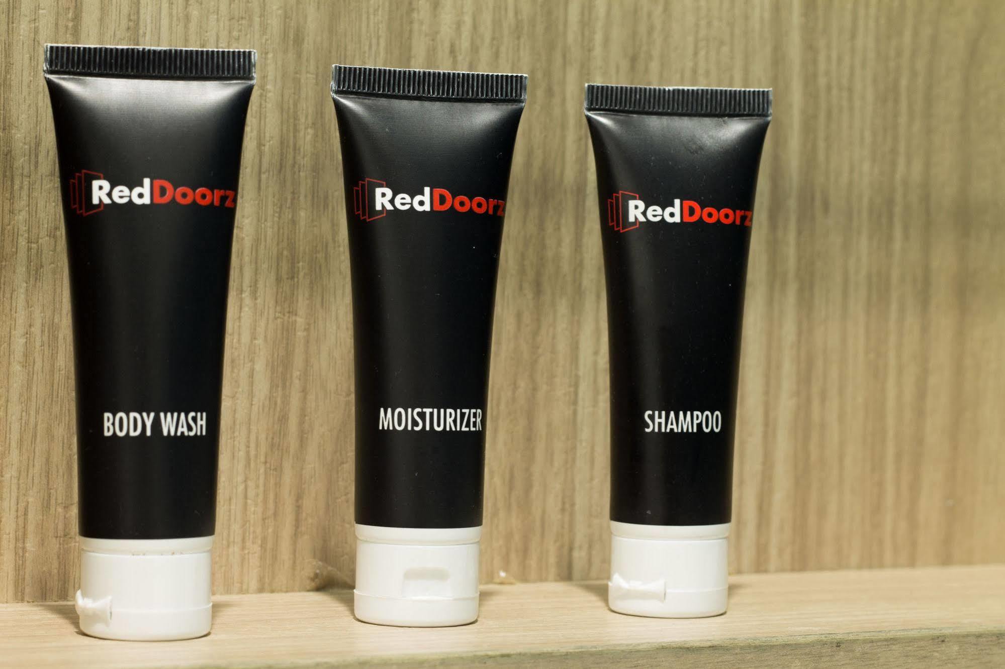 Reddoorz Plus Near Parahyangan University Bandung Zewnętrze zdjęcie