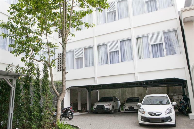 Reddoorz Plus Near Parahyangan University Bandung Zewnętrze zdjęcie